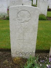 Etaples Military Cemetery - Painter, John Randall